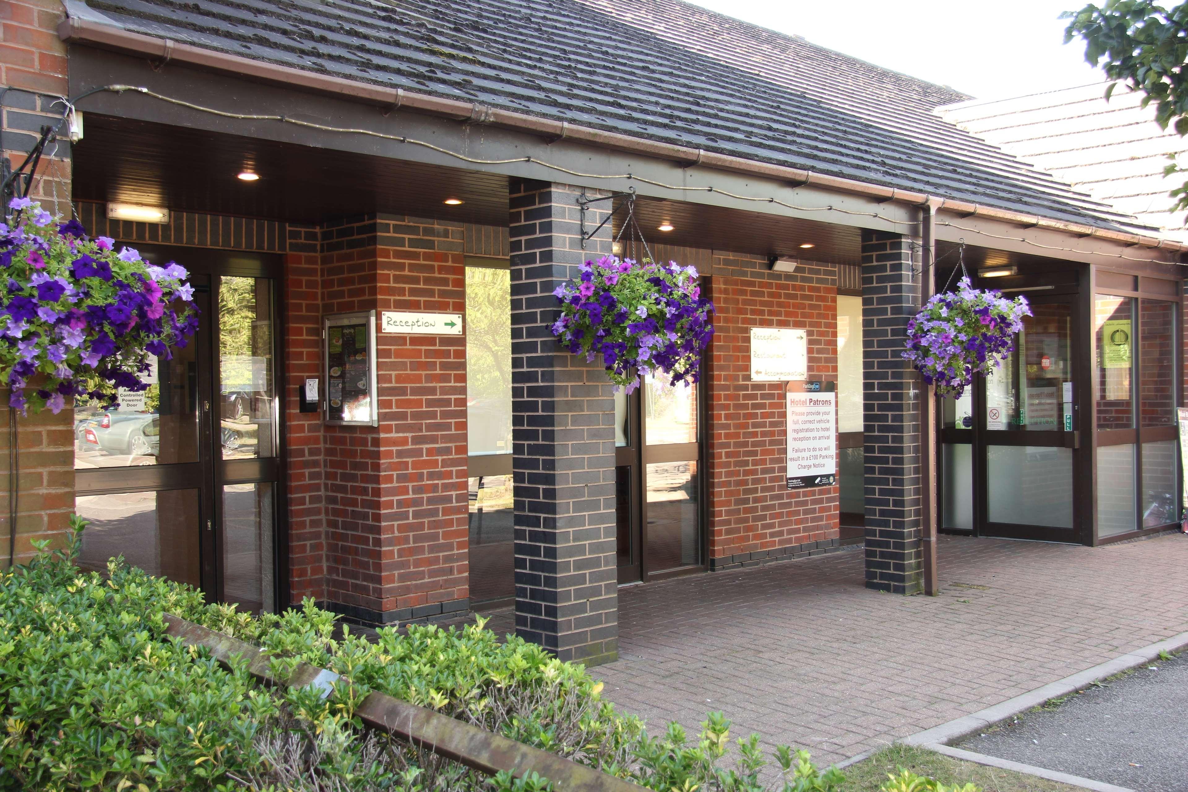 Campanile Milton Keynes - Fenny Stratford Exterior foto