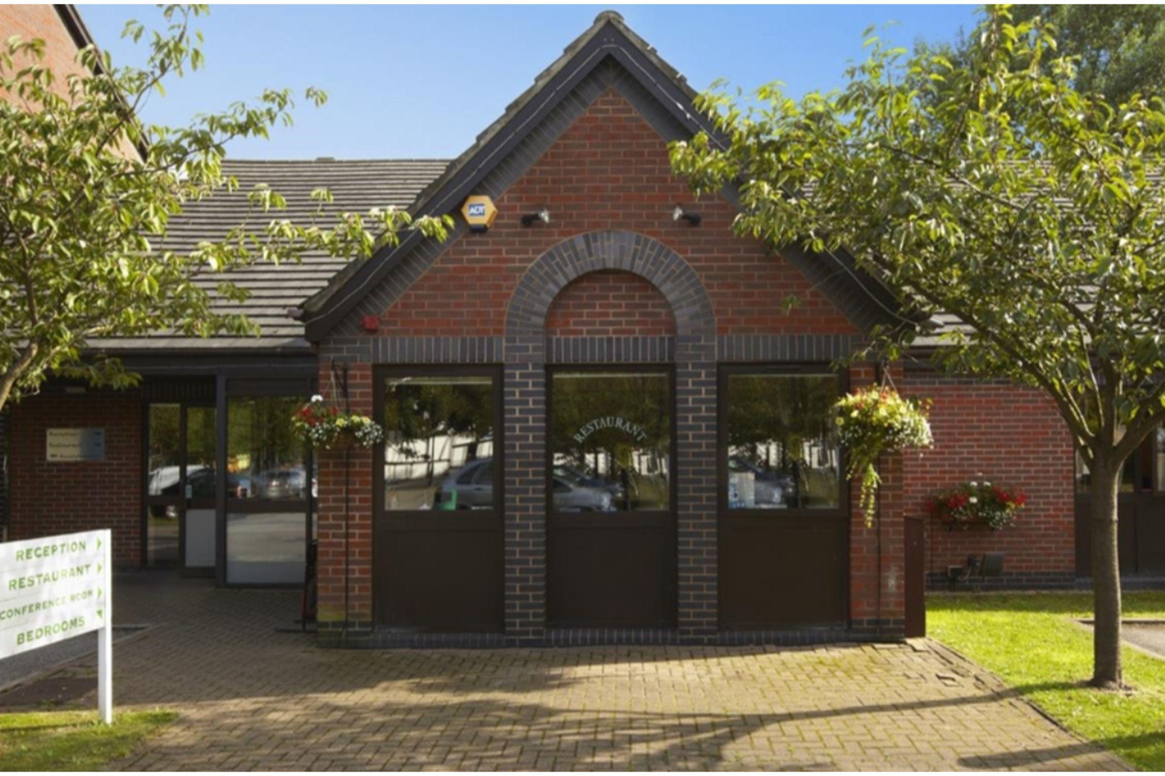 Campanile Milton Keynes - Fenny Stratford Exterior foto