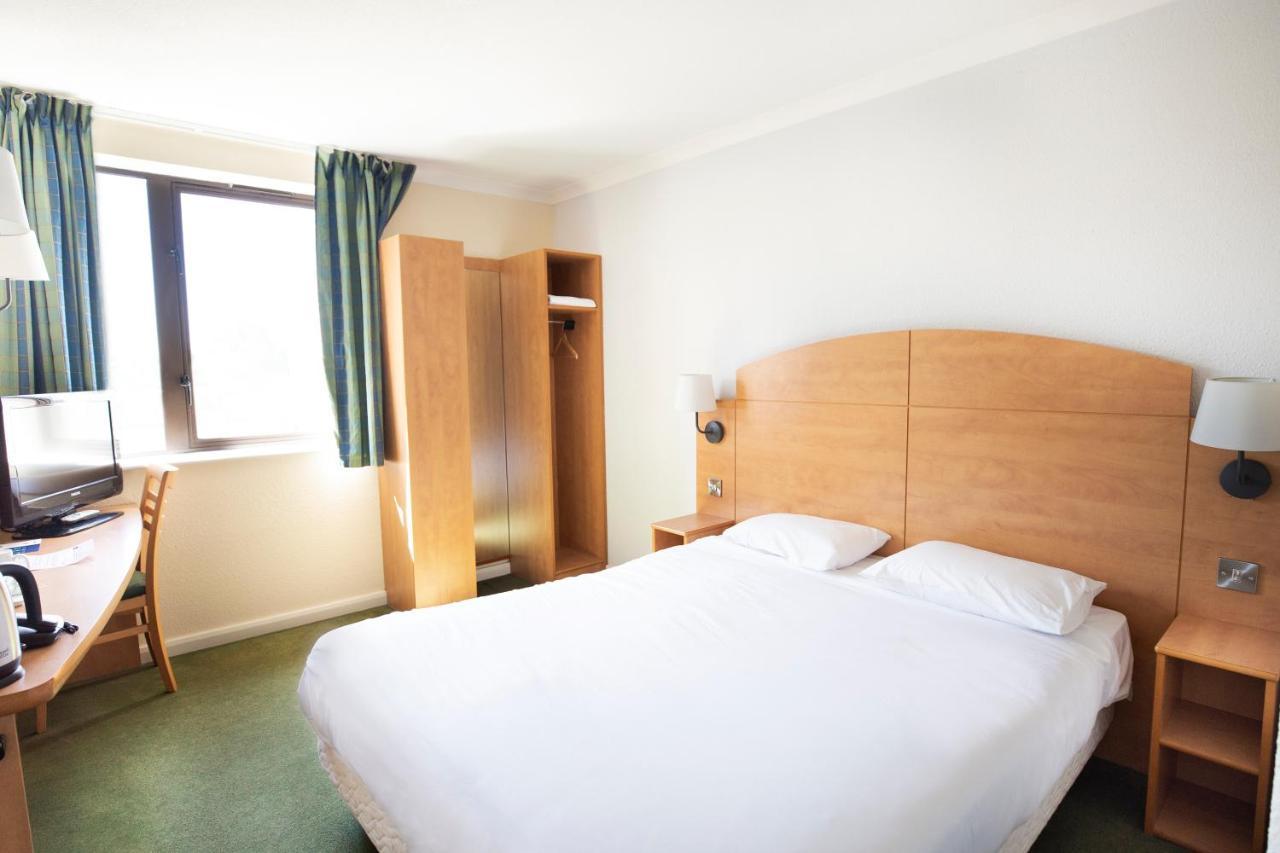 Campanile Milton Keynes - Fenny Stratford Exterior foto