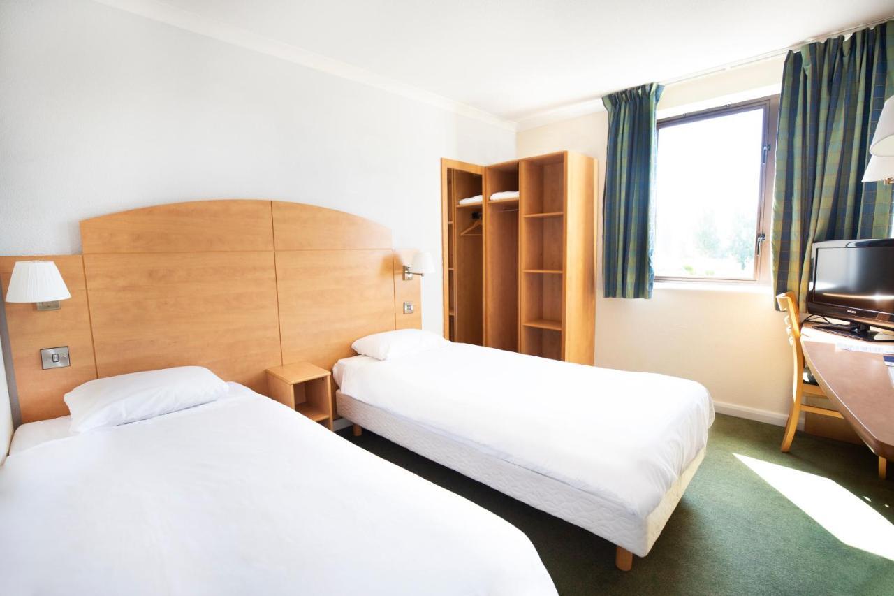 Campanile Milton Keynes - Fenny Stratford Exterior foto