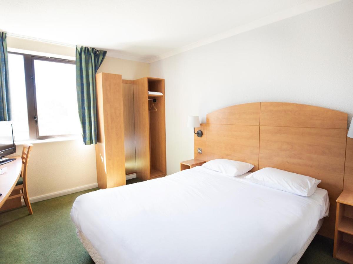 Campanile Milton Keynes - Fenny Stratford Exterior foto